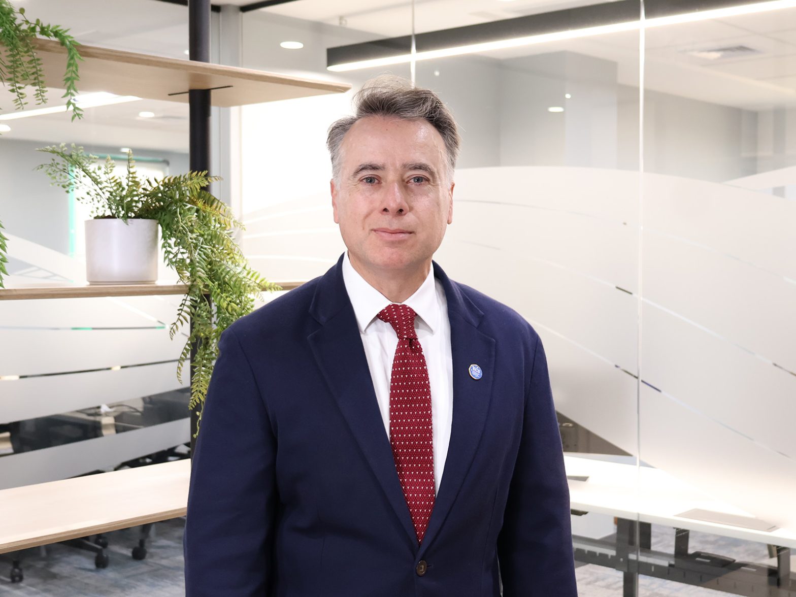 Fernando Martínez Rector de la Escuela de Comercio y Servicios